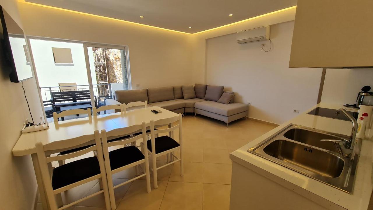 Sea And City View Apartment Sarandë Exteriör bild